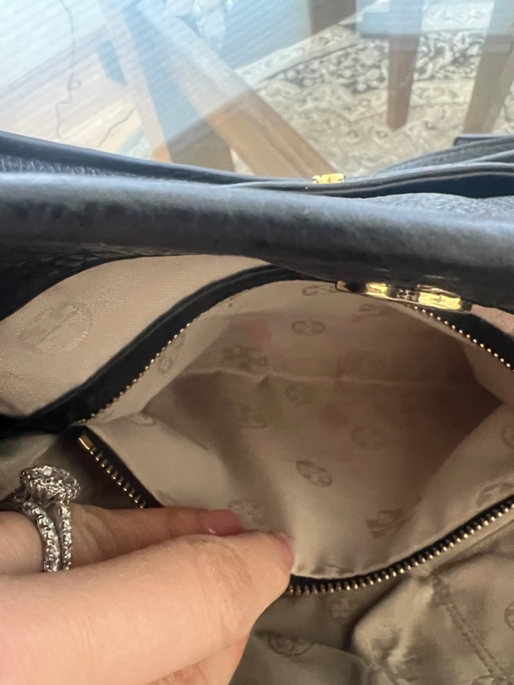 Tory Burch bag. GUC - Picture 8 of 10